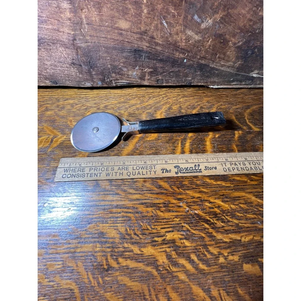 VTG EKCO Pizza Cutter Stainless Steel Wheel Black Handle Made in USA 7.5 Inch